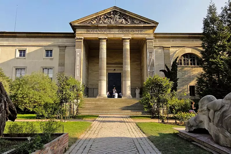 galerie de minéralogie et de géologie (muséum national d'histoire naturelle)
