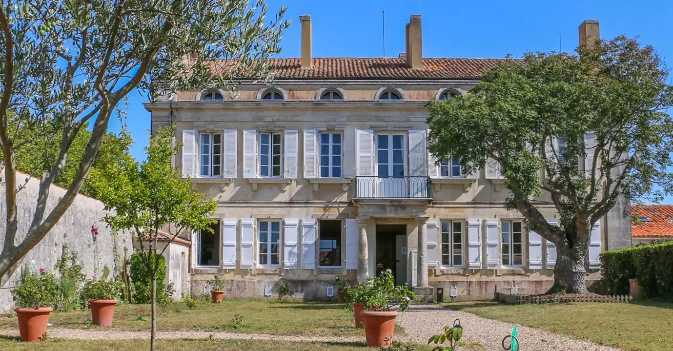 musée napoléonien et musée africain (annexes du musée national des châteaux de Malmaison et de Bois Préau)